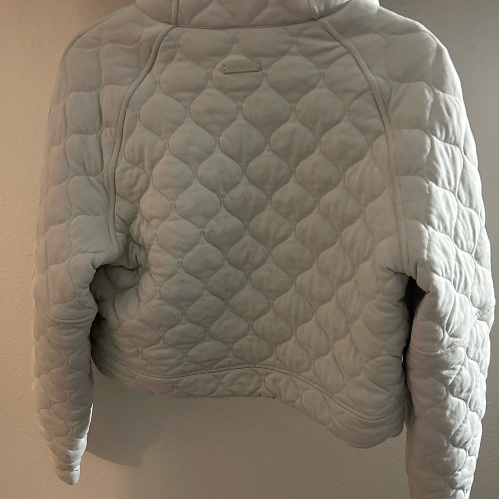 Lululemon Cream Puffer Jacket with Quilted Design